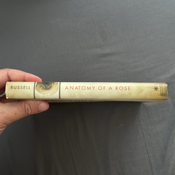 Anatomy of a Rose: Exploring the Secret Life of Flowers by Sharman Apt Russell - Picture 8 of 8